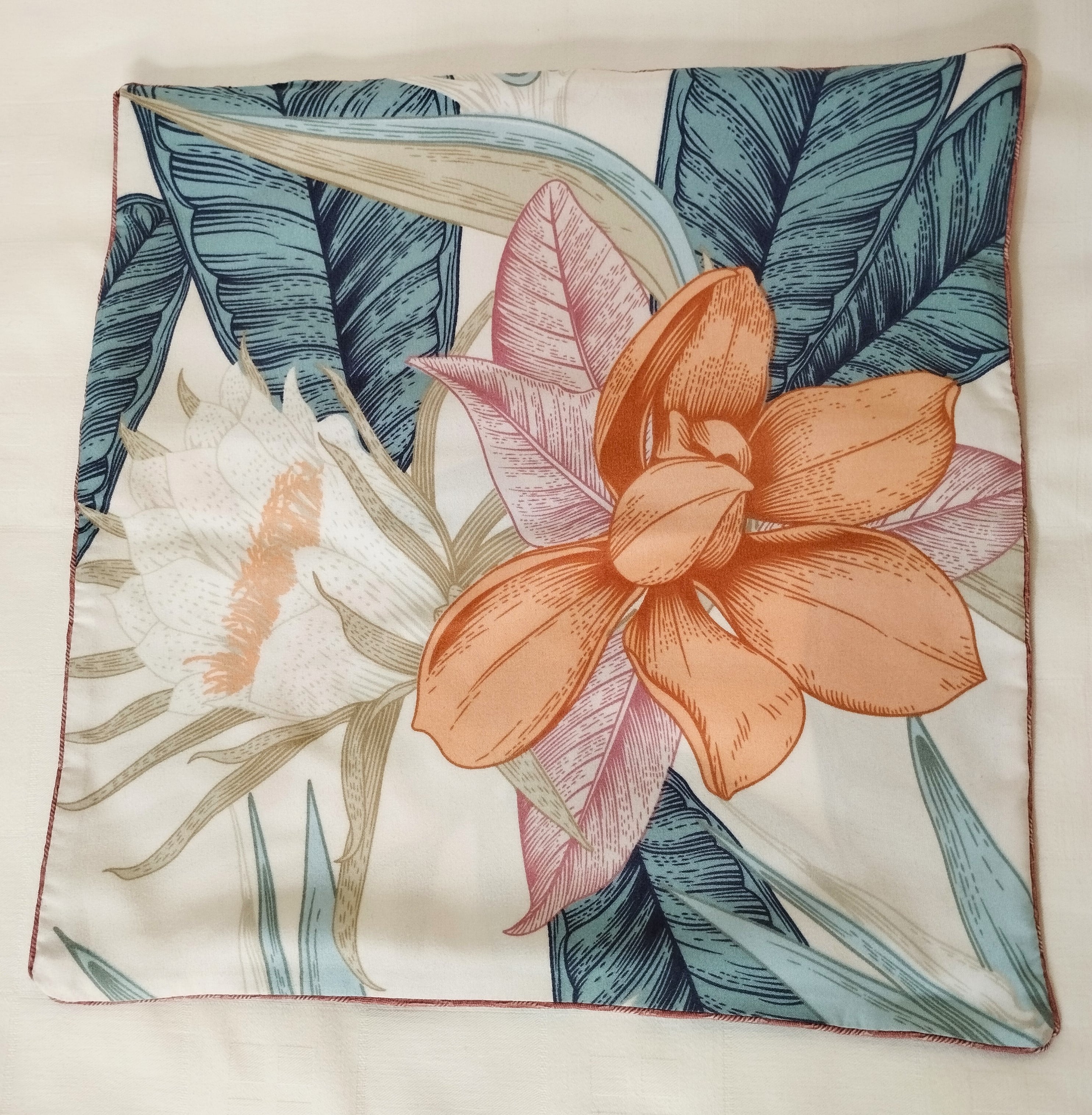 Zippered & Piped Cushions - Image 2